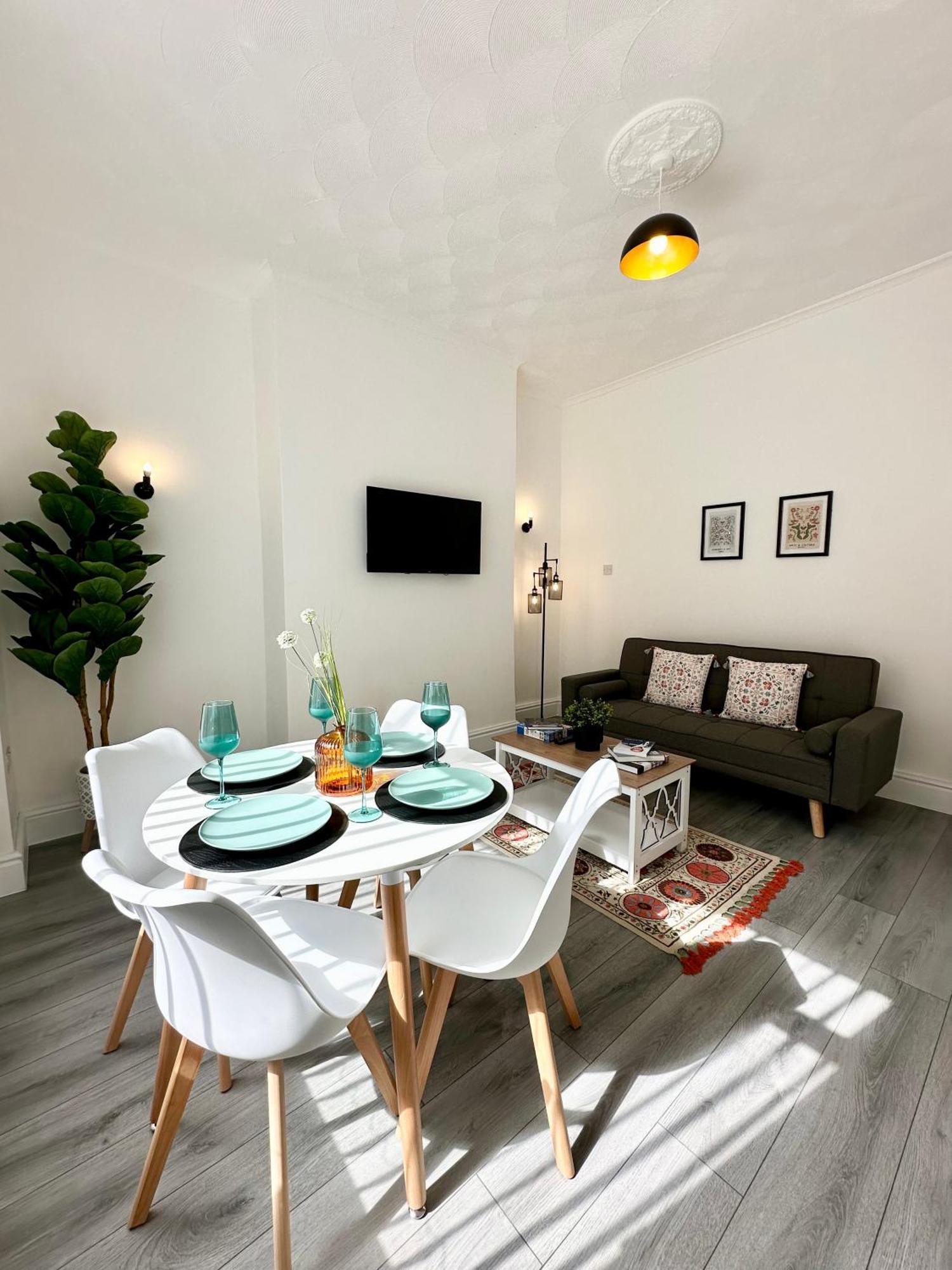 Cosy & Modern 4Bd House Near Anfield Stadium Βίλα Λίβερπουλ Εξωτερικό φωτογραφία