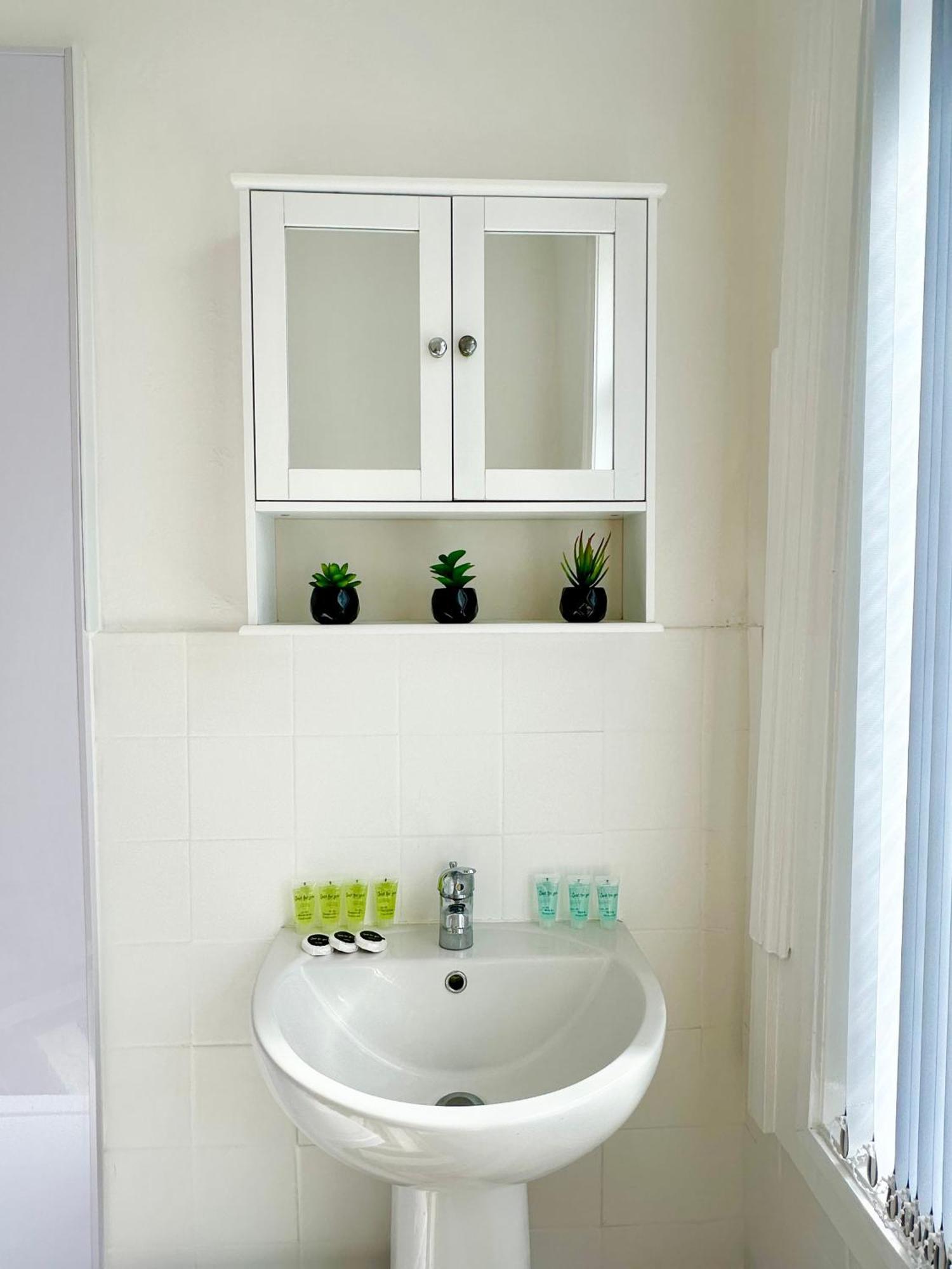 Cosy & Modern 4Bd House Near Anfield Stadium Βίλα Λίβερπουλ Εξωτερικό φωτογραφία